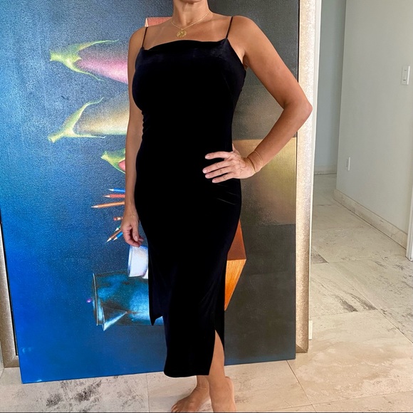 🎉HP🎉 MNG NIGHT BY MANGO BLACK VELVET DRESS - Picture 3 of 16